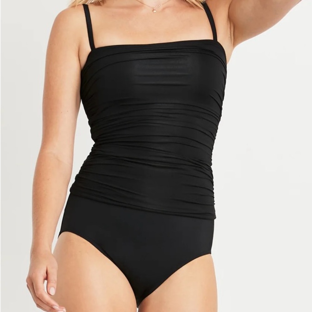 Hermoza black Susie tankini top size 8